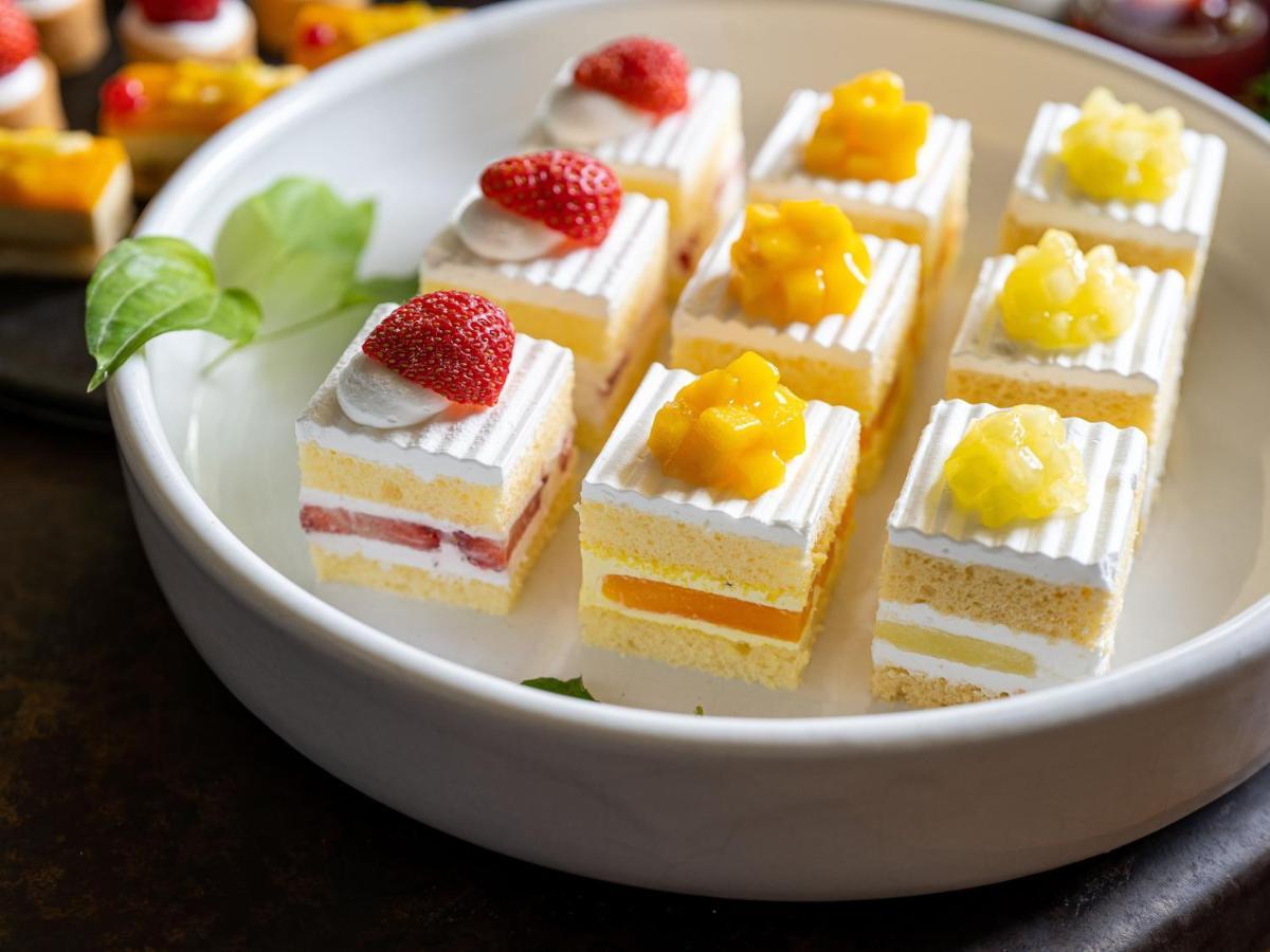 Hotel New Otani Tokyo The Main Экстерьер фото Petit fours