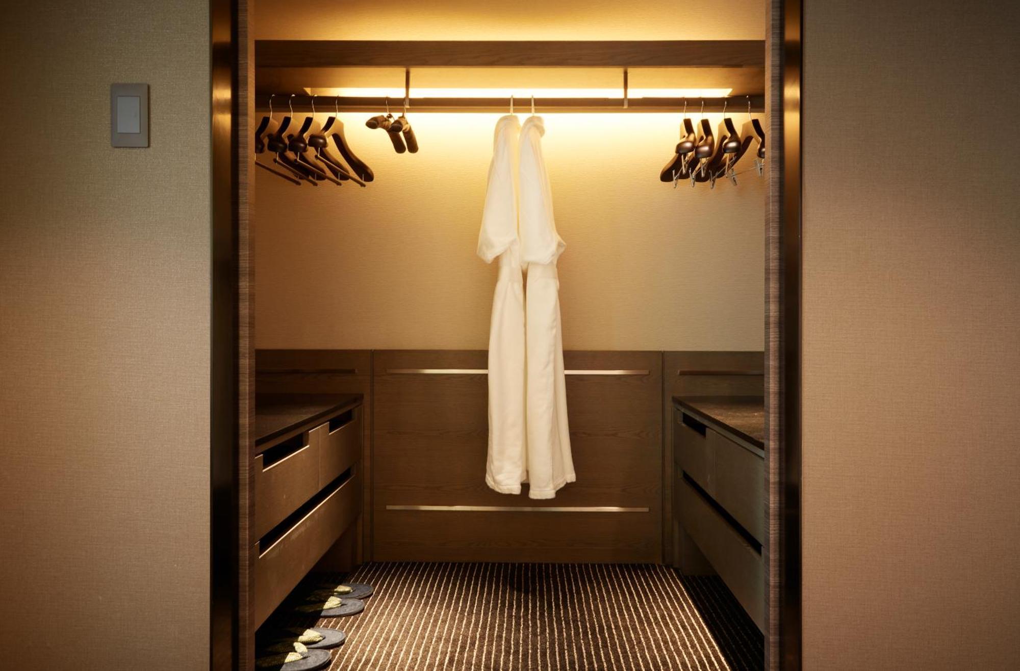 Hotel New Otani Tokyo The Main Экстерьер фото A walk-in closet