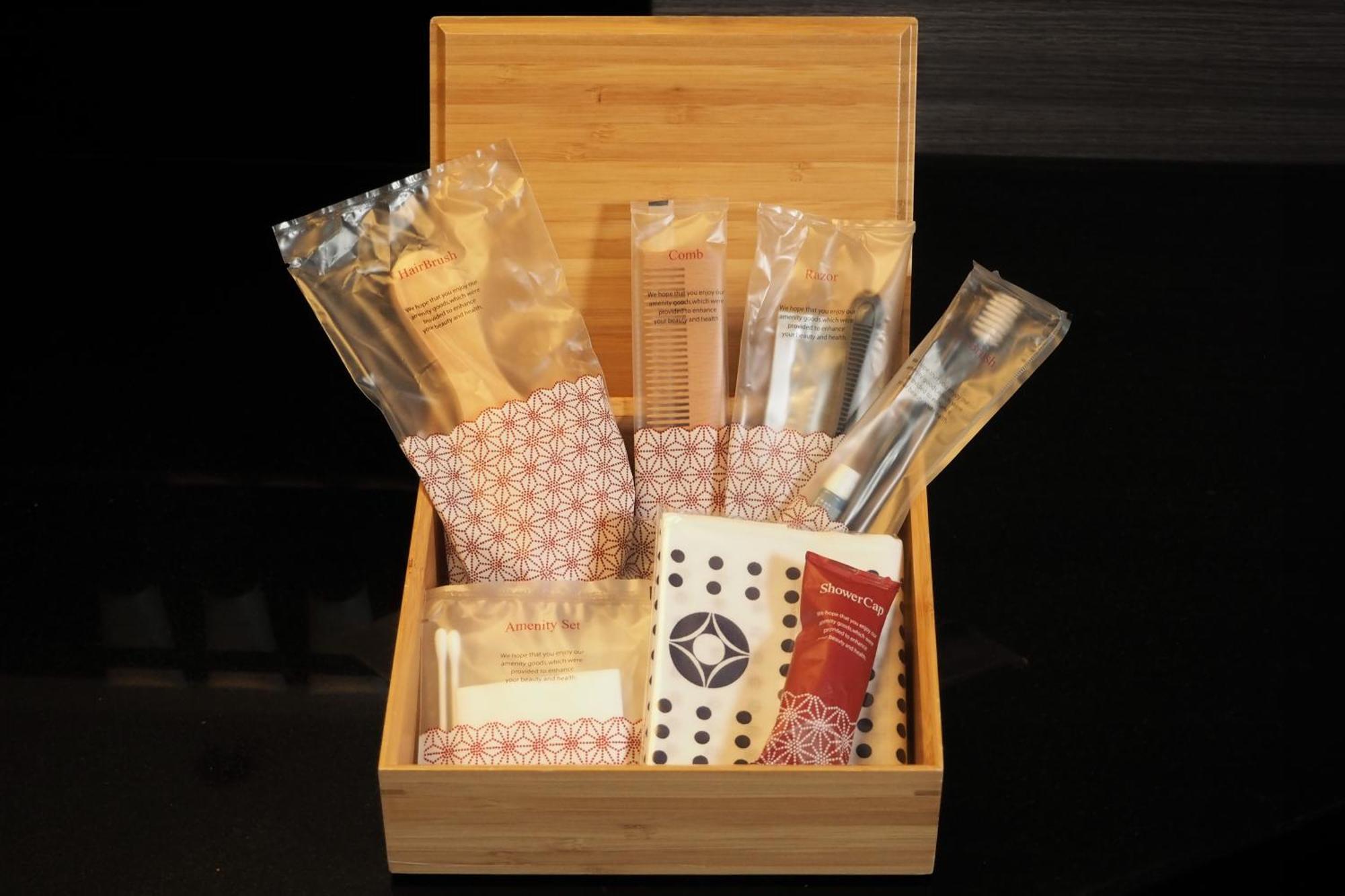 Hotel New Otani Tokyo The Main Экстерьер фото A box of spa products
